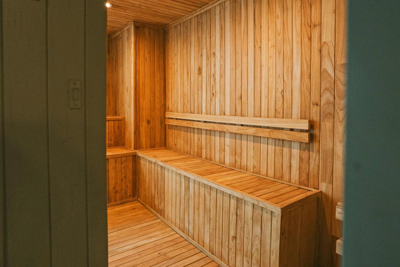 Howard Johnson Plaza La Ribera レシステンシア エクステリア 写真