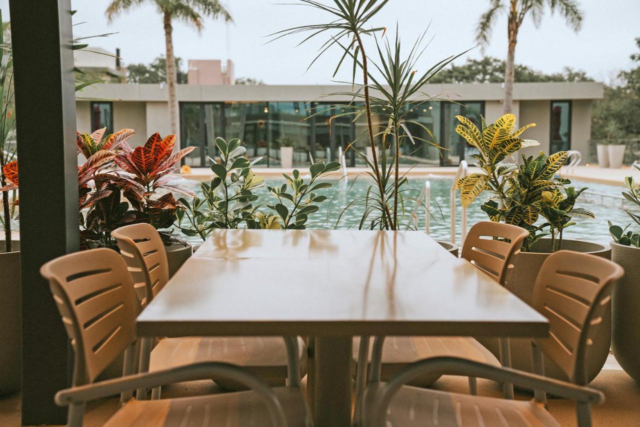 Howard Johnson Plaza La Ribera レシステンシア エクステリア 写真