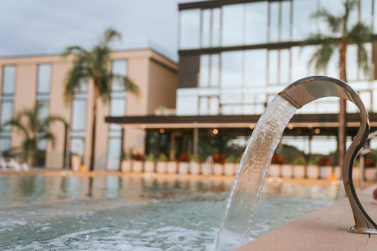 Howard Johnson Plaza La Ribera レシステンシア エクステリア 写真