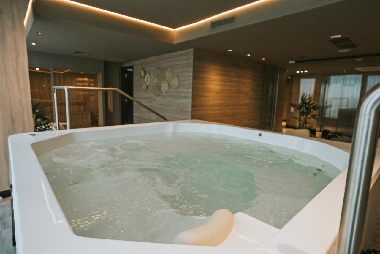 Howard Johnson Plaza La Ribera レシステンシア エクステリア 写真