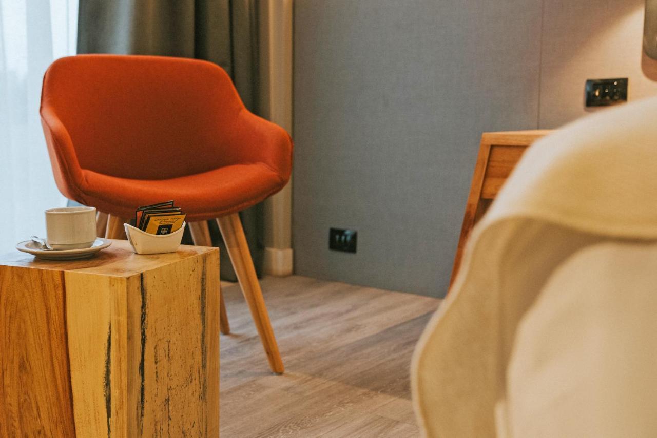 Howard Johnson Plaza La Ribera レシステンシア エクステリア 写真